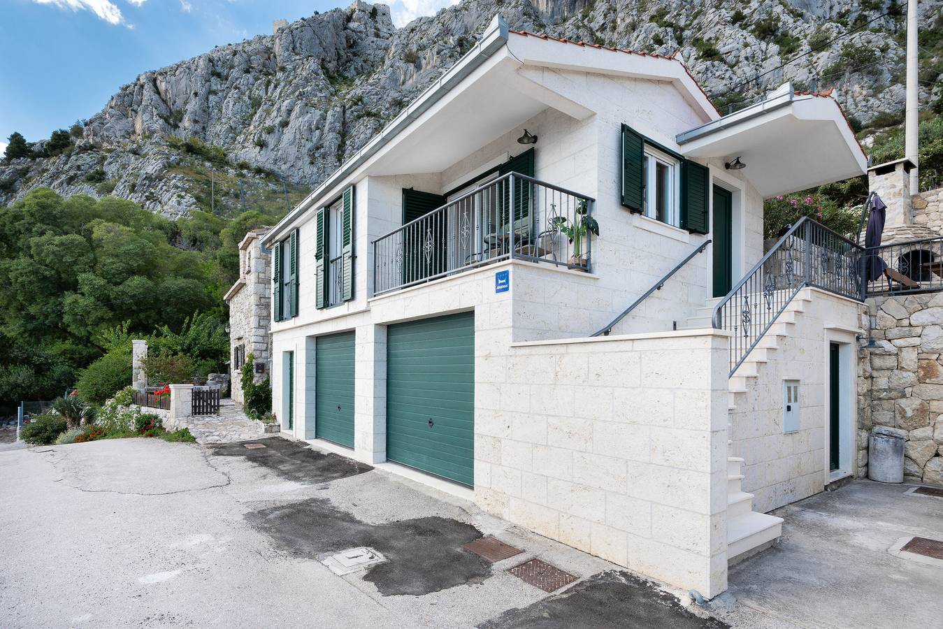 Kuća za odmor za 5 osoba s vrt in Omis, Omiška rivijera