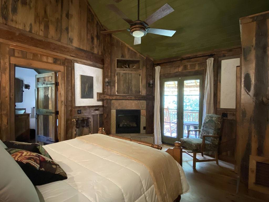 Fish Camp at Waterdance - Log Cabin On The River in Jackson County