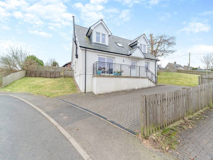 Log cabin for 6 people, with garden on Isle of Arran