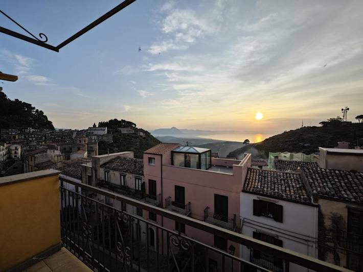 Ferienwohnung für 3 Personen, mit Ausblick und Balkon - 1