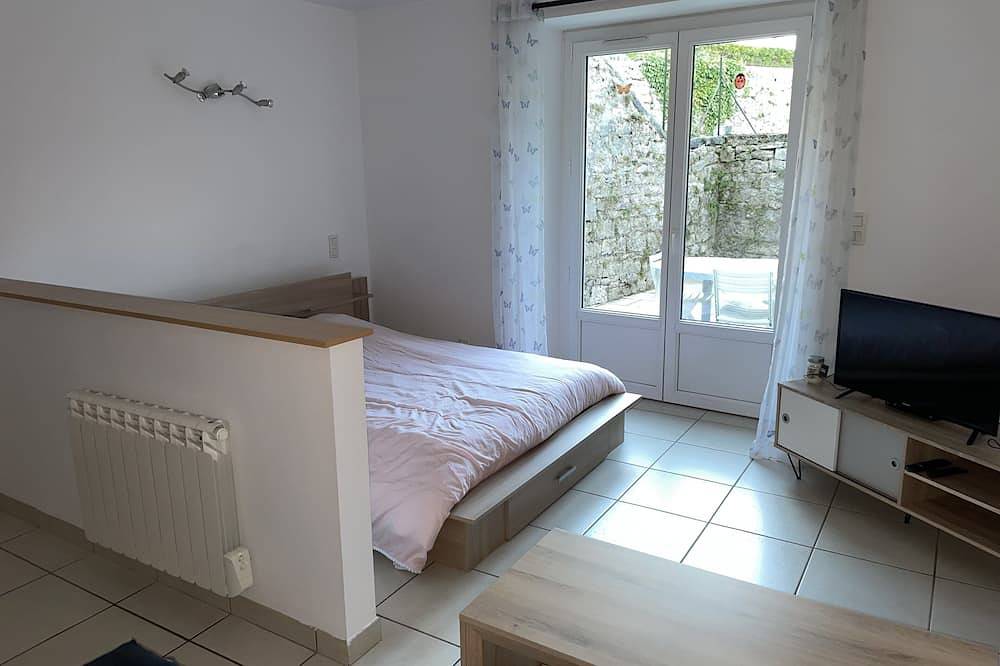 Ganze Wohnung, Ideally located apartment with terrace 10 minutes from the beach in Clairvaux-les-Lacs, Jura