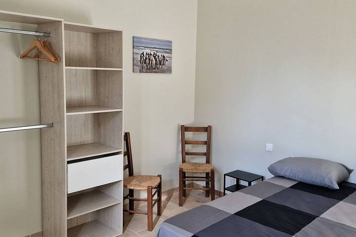 Location de vacances pour 8 personnes, avec jardin à Mollégès - 2