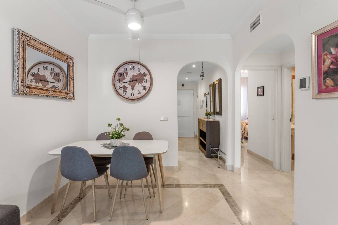 Entire apartment, Apartment 'En Calanova Golf' with Shared Pool, Wi-Fi, and Air Conditioning in La Cala de Mijas, Mijas