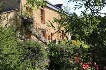 Gîte pour 2 personnes, avec jardin, adapté aux familles à Saint-Méen-le-Grand