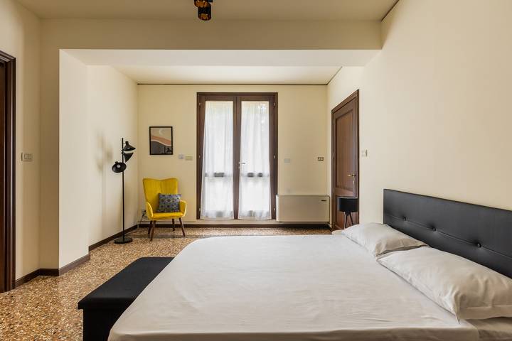 Gîte pour 5 personnes, avec jardin à Bologne - 4