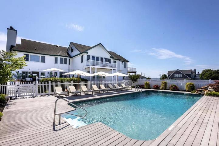 Ferienhaus für 24 Personen, mit Pool und Ausblick sowie Garten auf Long Island