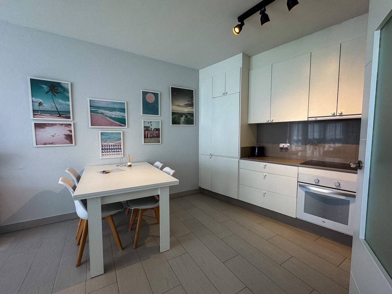 Apartamento entero, Apartamento 'Boutique Sol y Mar' con piscina comunitaria, Wi-Fi y aire acondicionado in Torrox Costa, Torrox