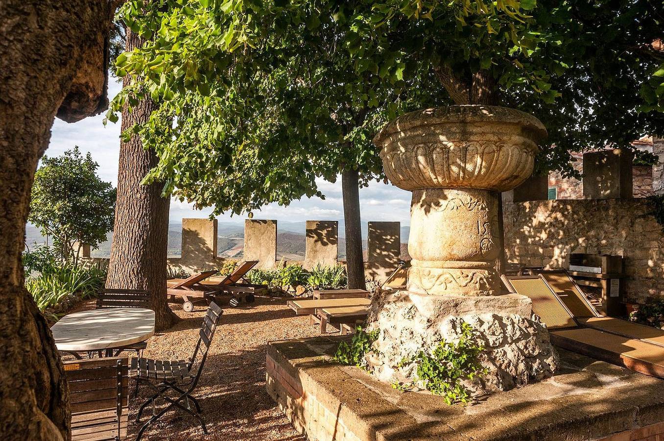 Ganze Wohnung, Ferienwohnung 'Il Castello Gavorrano' mit Meerblick, Gemeinschaftsgarten und Wlan in Gavorrano, Grosseto Provinz