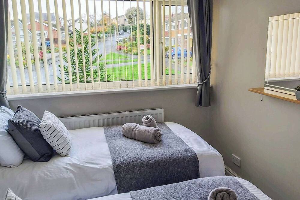 3 bedroom accommodation in Conwy in Deganwy, Conwy region