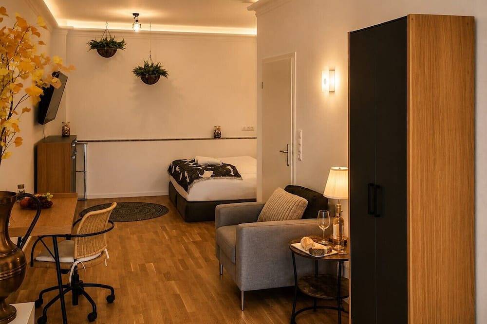 4 Schlafzimmer, Wintergarten & Terrasse & Parkplatz, nahe Hbf in Bielefeld, Rhénanie-du-Nord-Westphalie