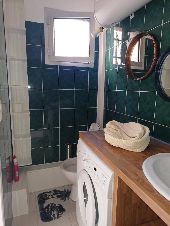 Gîte pour 2 personnes, avec terrasse et piscine à Clarensac - 3