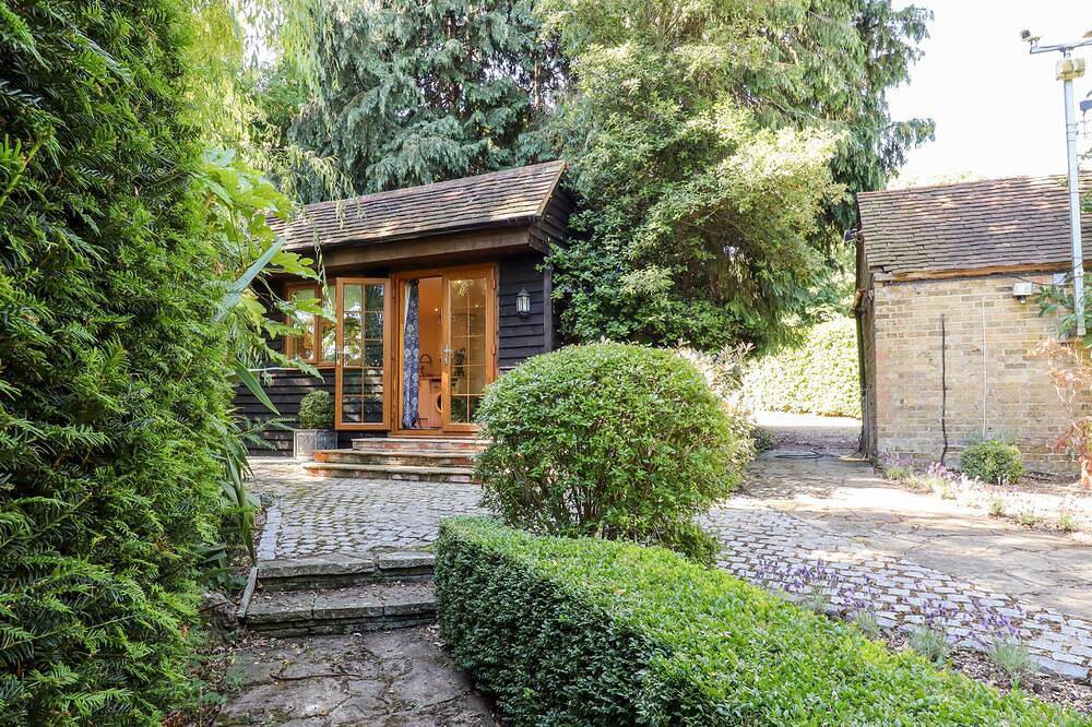 Cottage for 2 People in Dartford, Kent