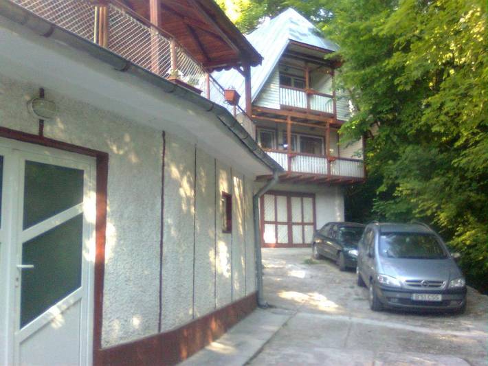 Gîte pour 3 personnes, avec vue et jardin à Sinaia