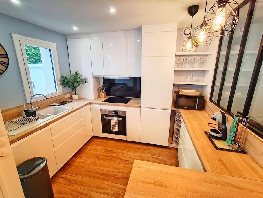 Appartement entier, One-Bedroom Apartment in Voisins-le-Bretonneux, Yvelines