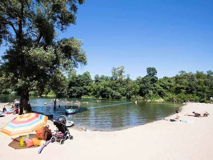 Mobil home pour 4 personnes, avec terrasse et piscine, adapté aux familles à Joyeuse - 3