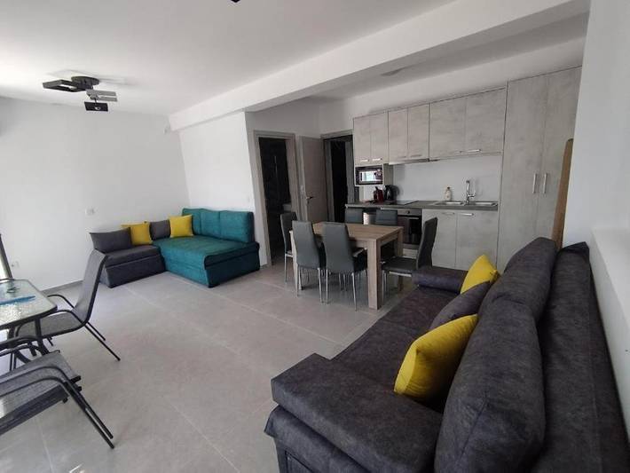 Ferienwohnung für 6 Personen, mit Ausblick und Garten in Karystos