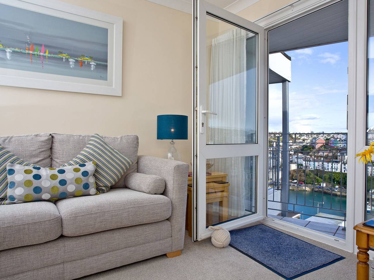 Ganze Wohnung, Top Deck 6 - Linden Court in Brixham, Torbay