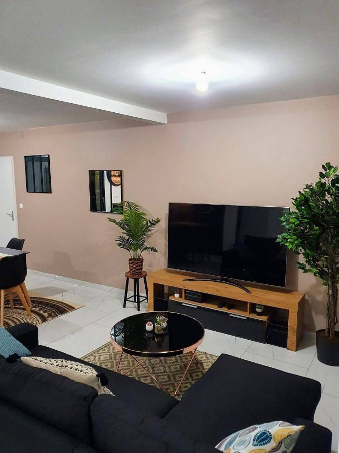 Location de vacances pour 4 personnes, avec jardin et terrasse à Savigné-l'Évêque - 2