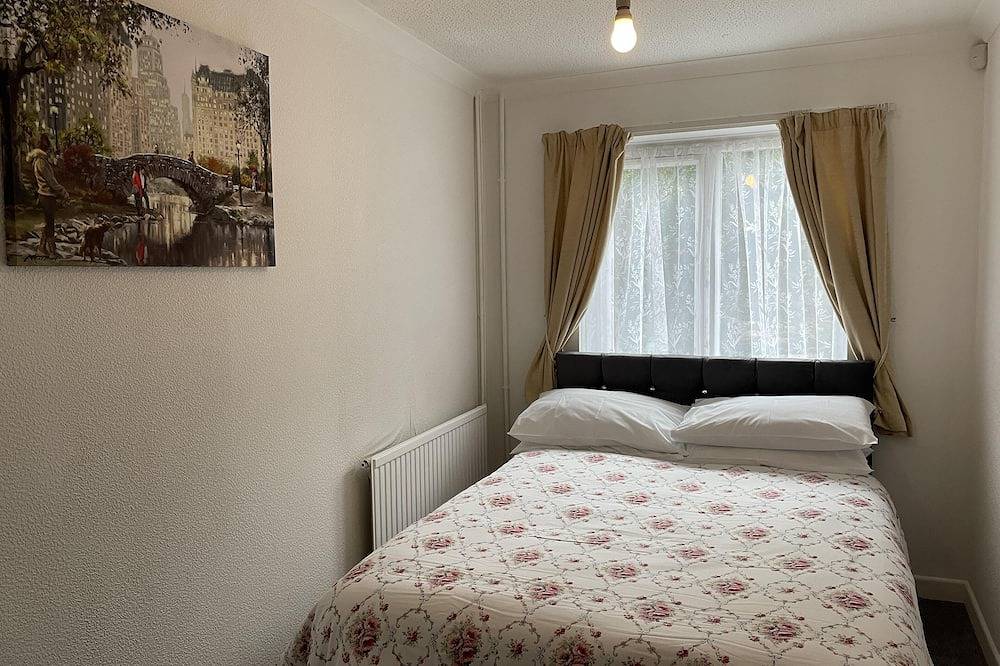 3-Bed room Tivoli Bungalow in Weston-Super-Mare, North Somerset