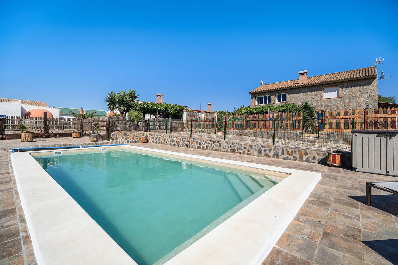 Casa vacanze 'Casa Andrea' con vista montagna, piscina condivisa e Wi-Fi in Barbate, Costa de la Luz