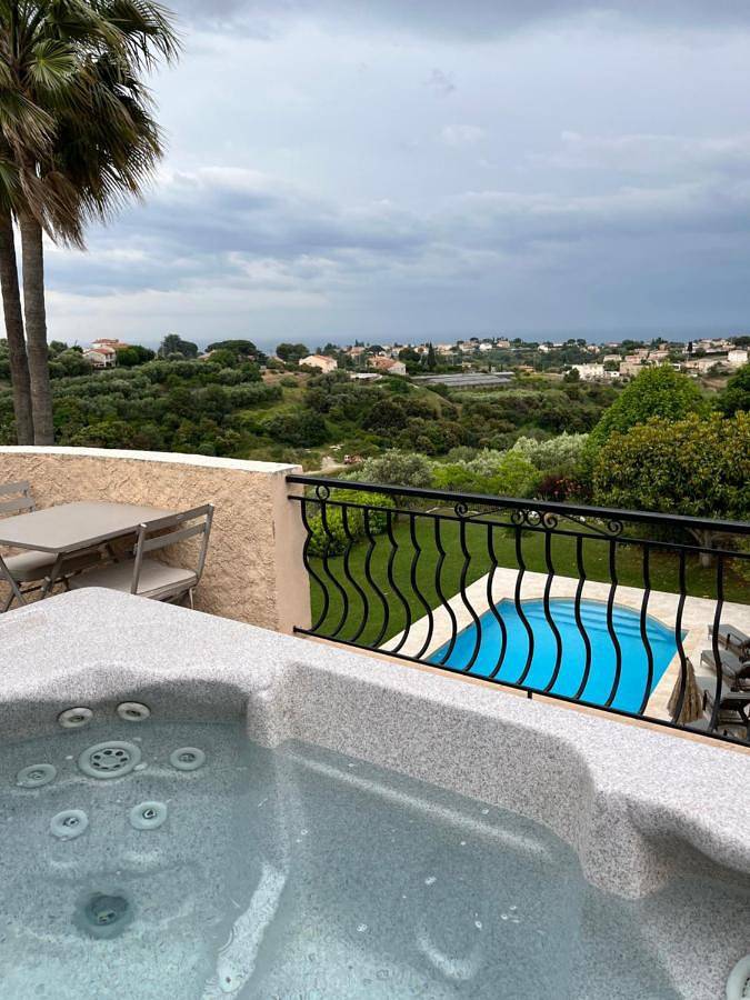 Antoline Bed and breakfast in Cagnes-sur-Mer, Côte méditerranéenne (France)