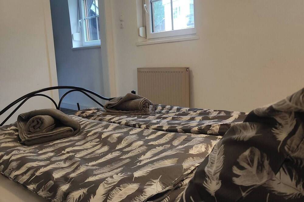 Schnuckeliges Ferienhaus in Seenähe in Weyregg am Attersee, Bezirk Vöcklabruck