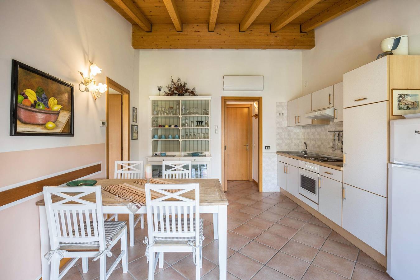 Ganze Wohnung, Apartment 'Lazise Colá' mit Gemeinschaftspool, privater Terrasse und Klimaanlage in Colà, Lazise