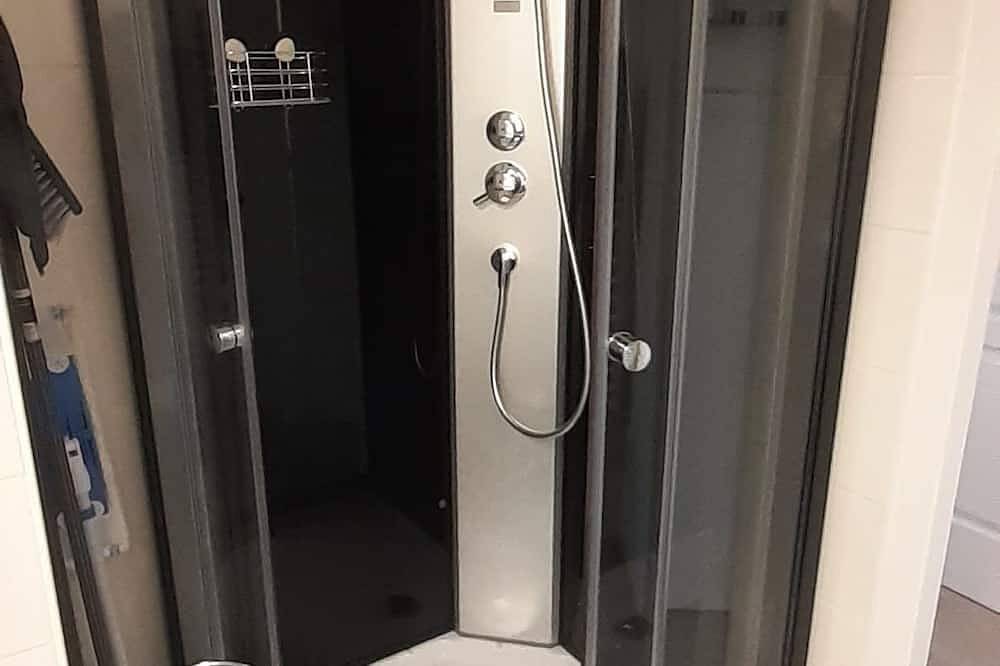 Entire apartment, Appartement Dans les Alpilles in Paradou, Arles region