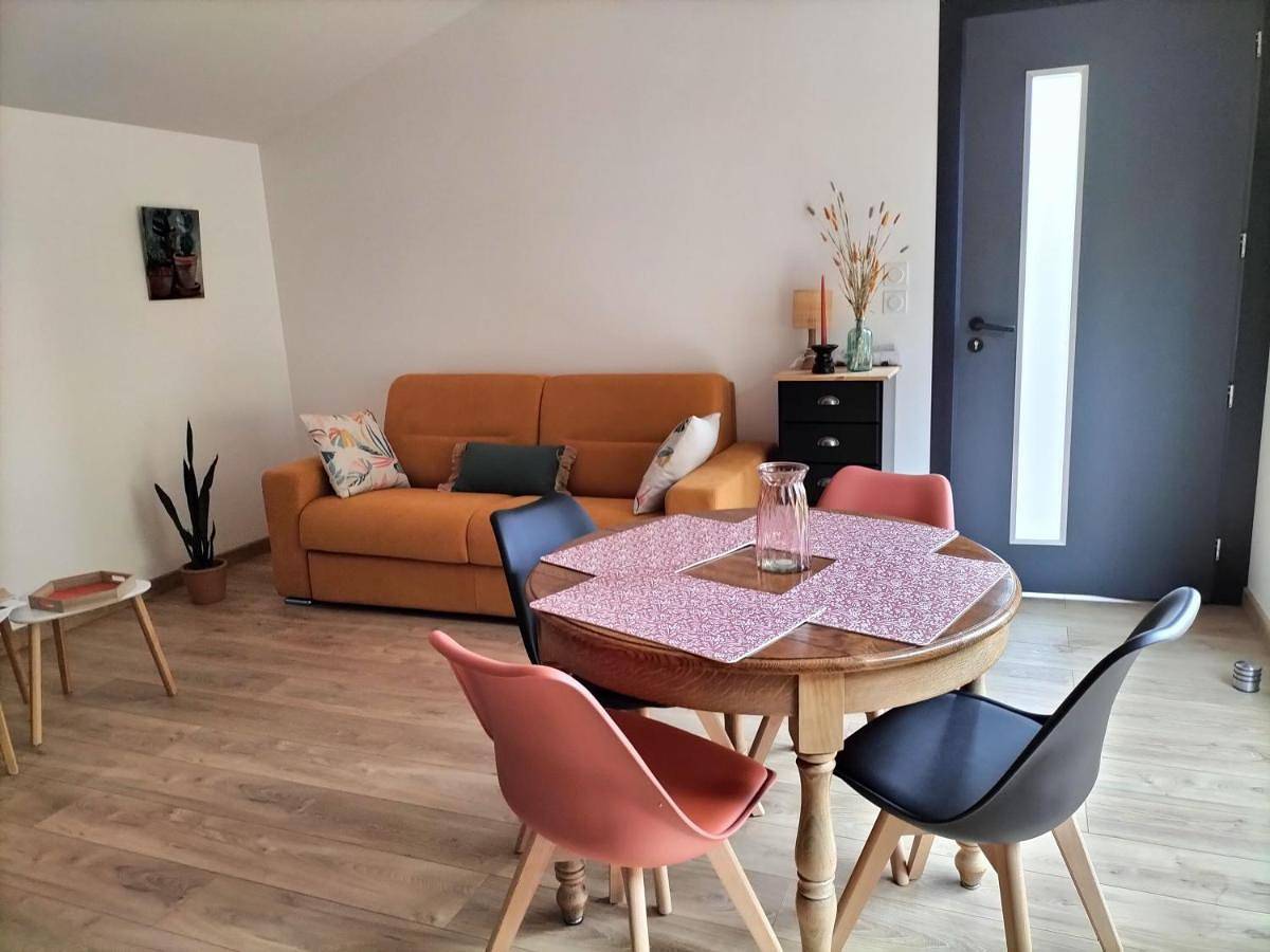 Les Iris - charmante petite maison in Les Herbiers, Vallée de la Loire