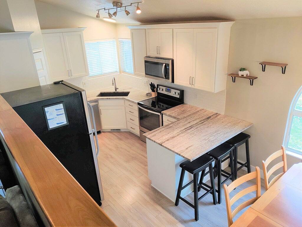 Amazing 3 Bedrooms / 2 Bathrooms home with Private Hot Tub!!! in West Jordan, Salt Lake County (UT)