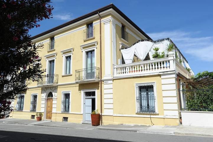Chambre d’hôte pour 13 personnes dans Calabre