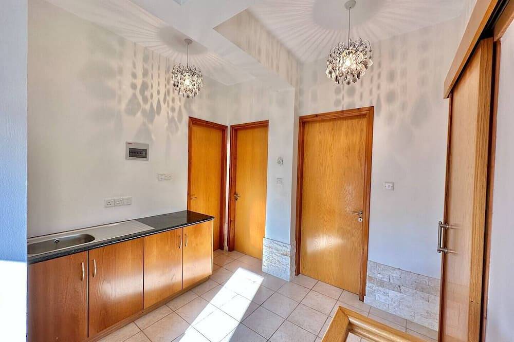 Lovely Pool Villa in Pyla\n\n in Πύλα, Larnaca Bezirk