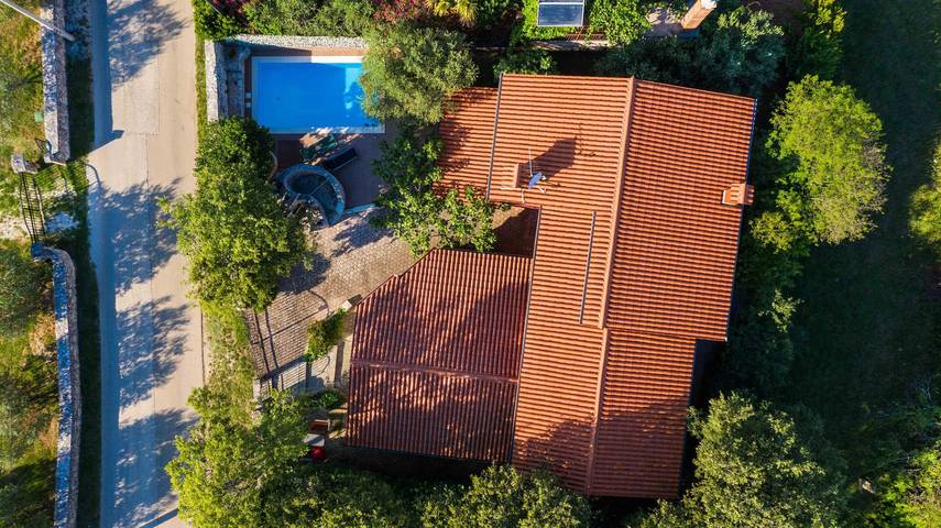Appartamento intero, Appartamento vacanze per 3 persone con terrazza in Krnica, Marzana Croazia