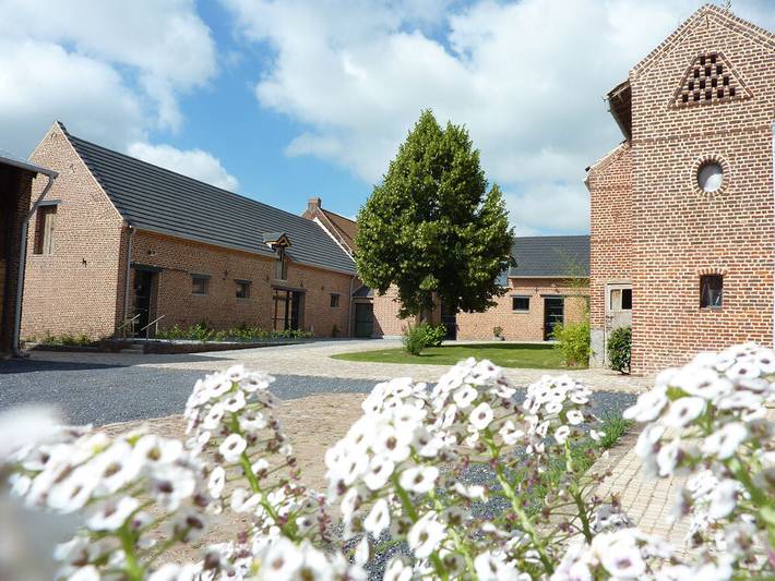 Gîte pour 50 personnes, avec Terrasse et Jardin à Arleux