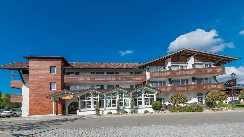 Ferienhaus für 7 Personen, mit Sauna und Pool sowie Garten in Oberstaufen
