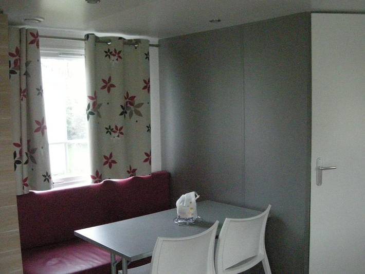 Flower Camping Le Haut Dick - Mobilheim 4 personen - Confort 25m² - (4pers) - 2 Schlafzimmer + 1Sdb + Wc + Tv + Halbüberdachte Terrasse in Carentan les Marais, Saint-Lô und Umgebung