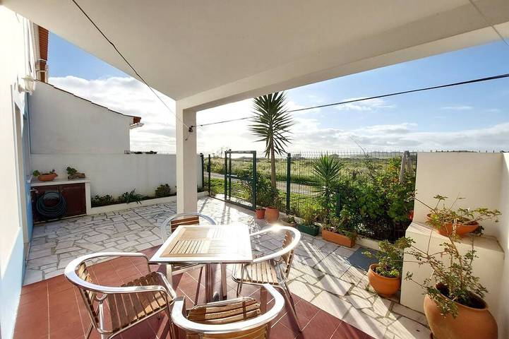 Casa de férias para 6 pessoas, com jardim e jacuzzi em Vila Nova de Milfontes