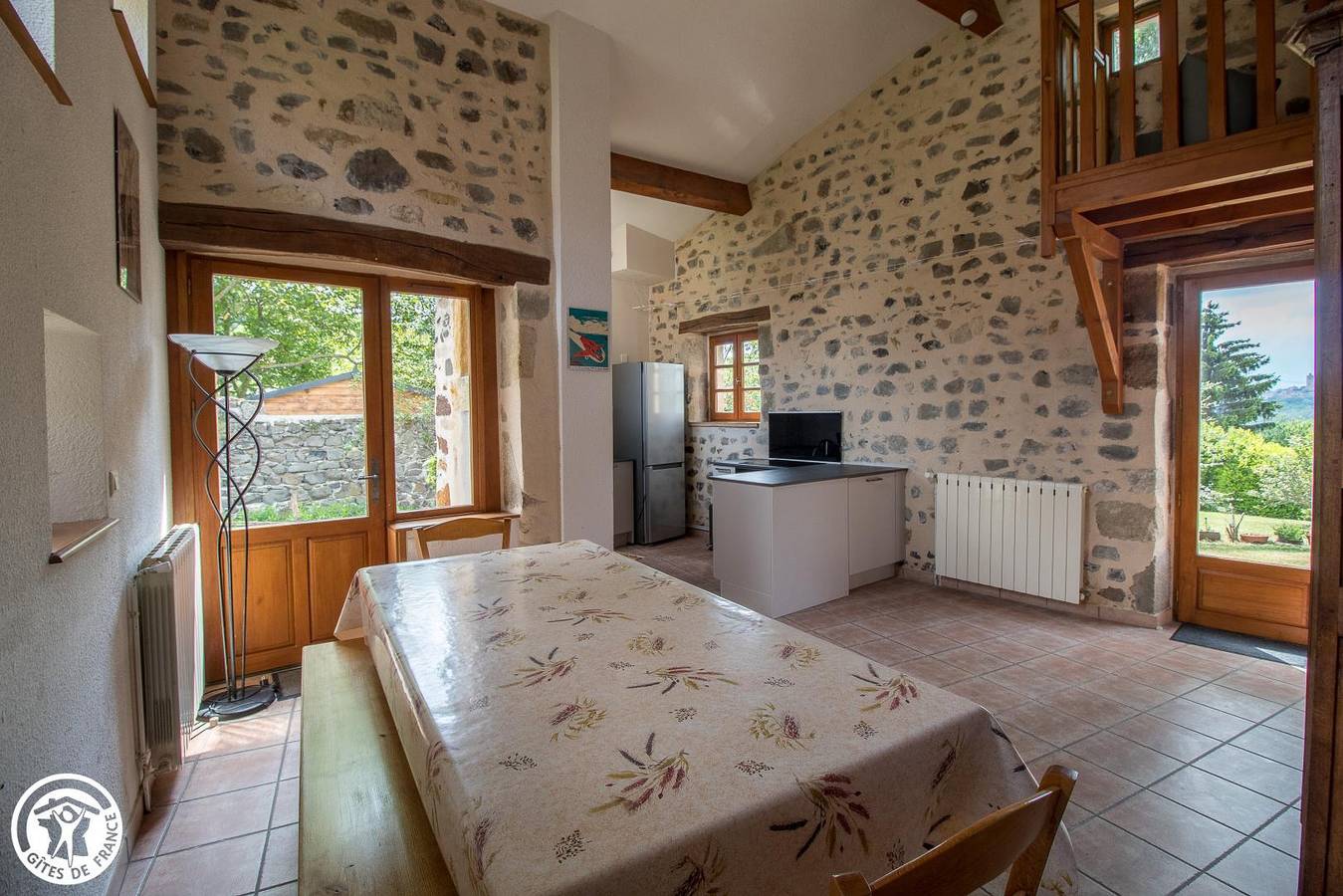 Ferienhaus mit Parkplatz und Terrasse bei Coudes in Parent, Regionaler Naturpark Livradois-Forez