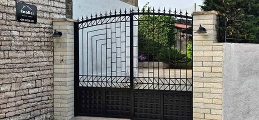Maison d’hôte pour 2 personnes, avec terrasse et jardin dans Gjirokastër