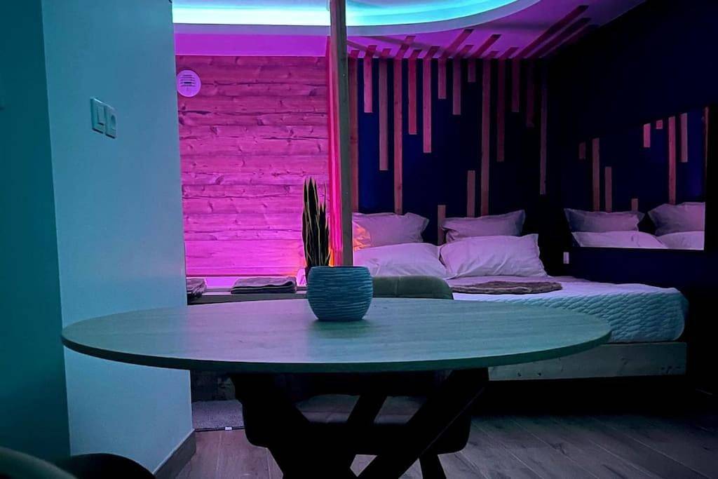 Appartement entier, One-Bedroom Apartment in L'Isle-sur-le-Doubs, Doubs