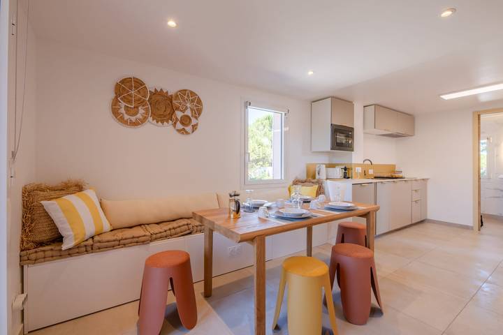 Gîte pour 4 personnes, adapté aux familles dans Plage de la Nartelle - 2