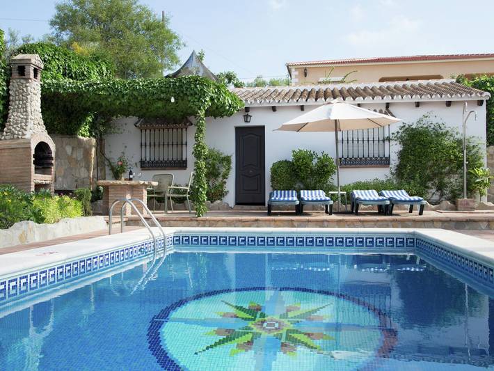 Ferienhaus für 4 Personen, mit Terrasse und Garten sowie Pool