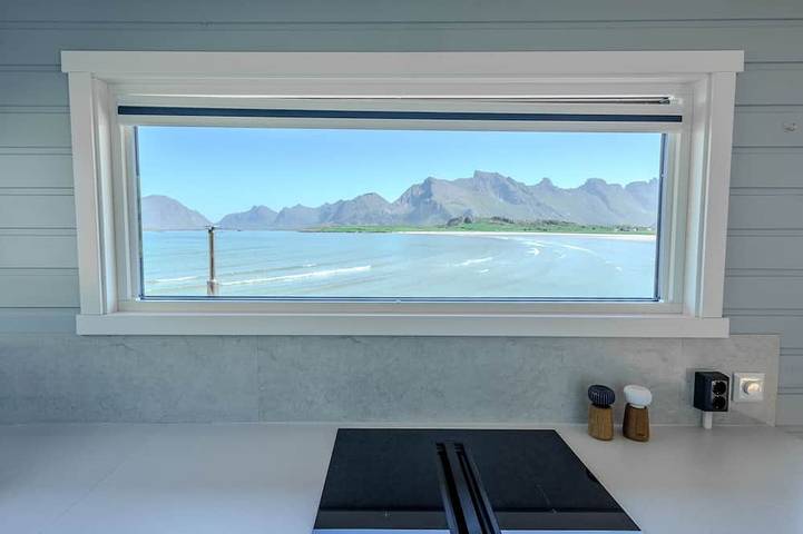 Blockhütte für 6 Personen, mit Balkon und Garten sowie Sauna auf den Lofoten