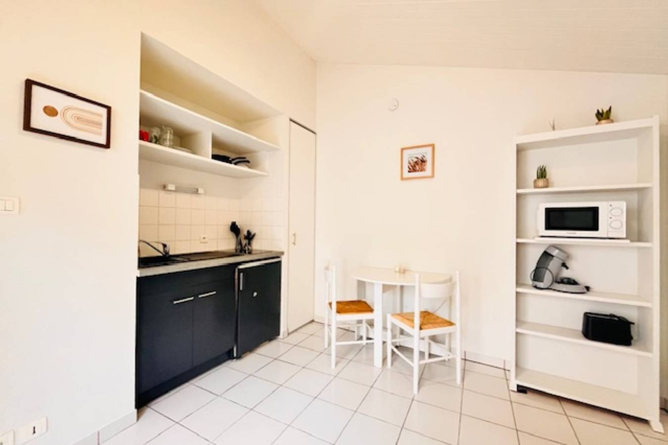 Studio entier, Studio avec terrasse proche vieux port in La Rochelle, Région de La Rochelle