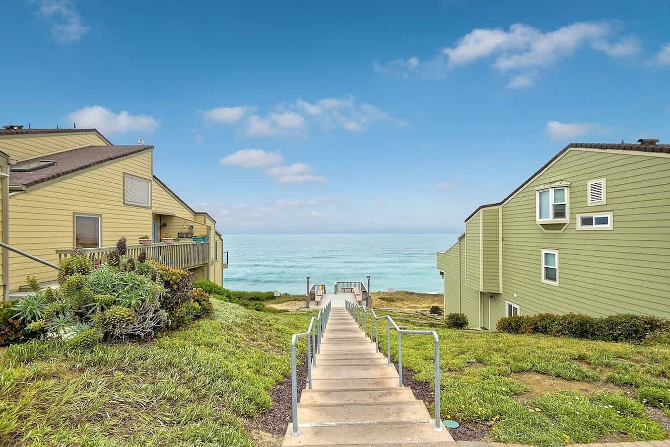 Sea Bluff - Direct Beach Access in Encinitas, San Diego County