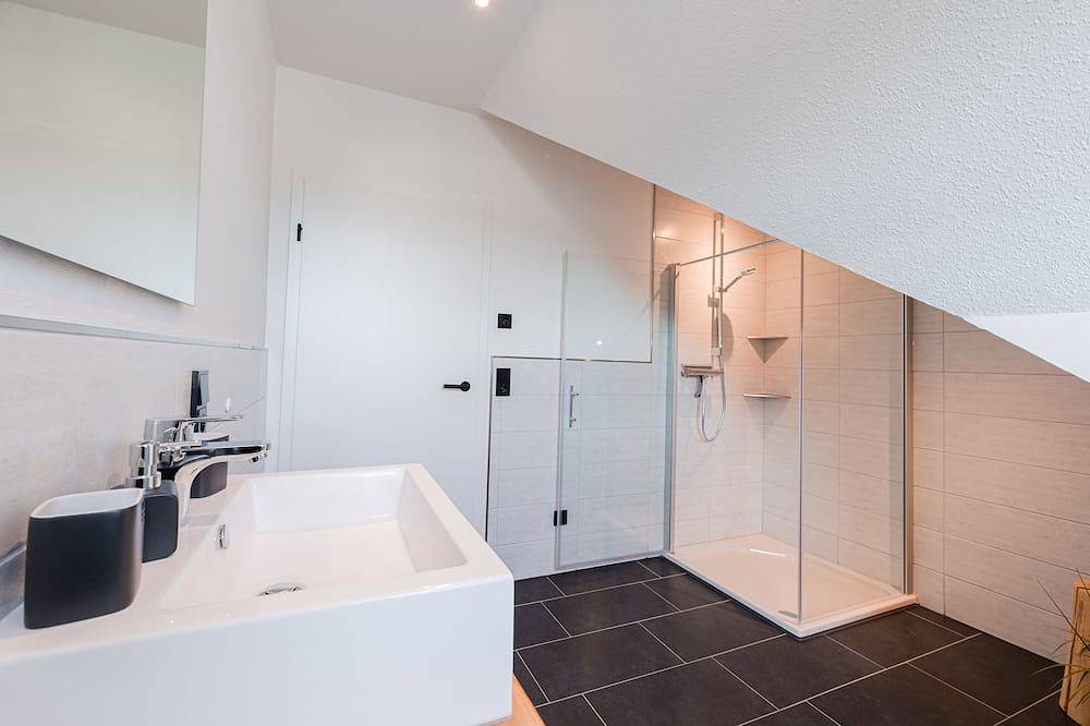 Ganze Wohnung, Ferienhaus \"Wangerooge\" mit 102 qm - im Ferienpark Harkebrügge in Barßel, Oldenburger Münsterland