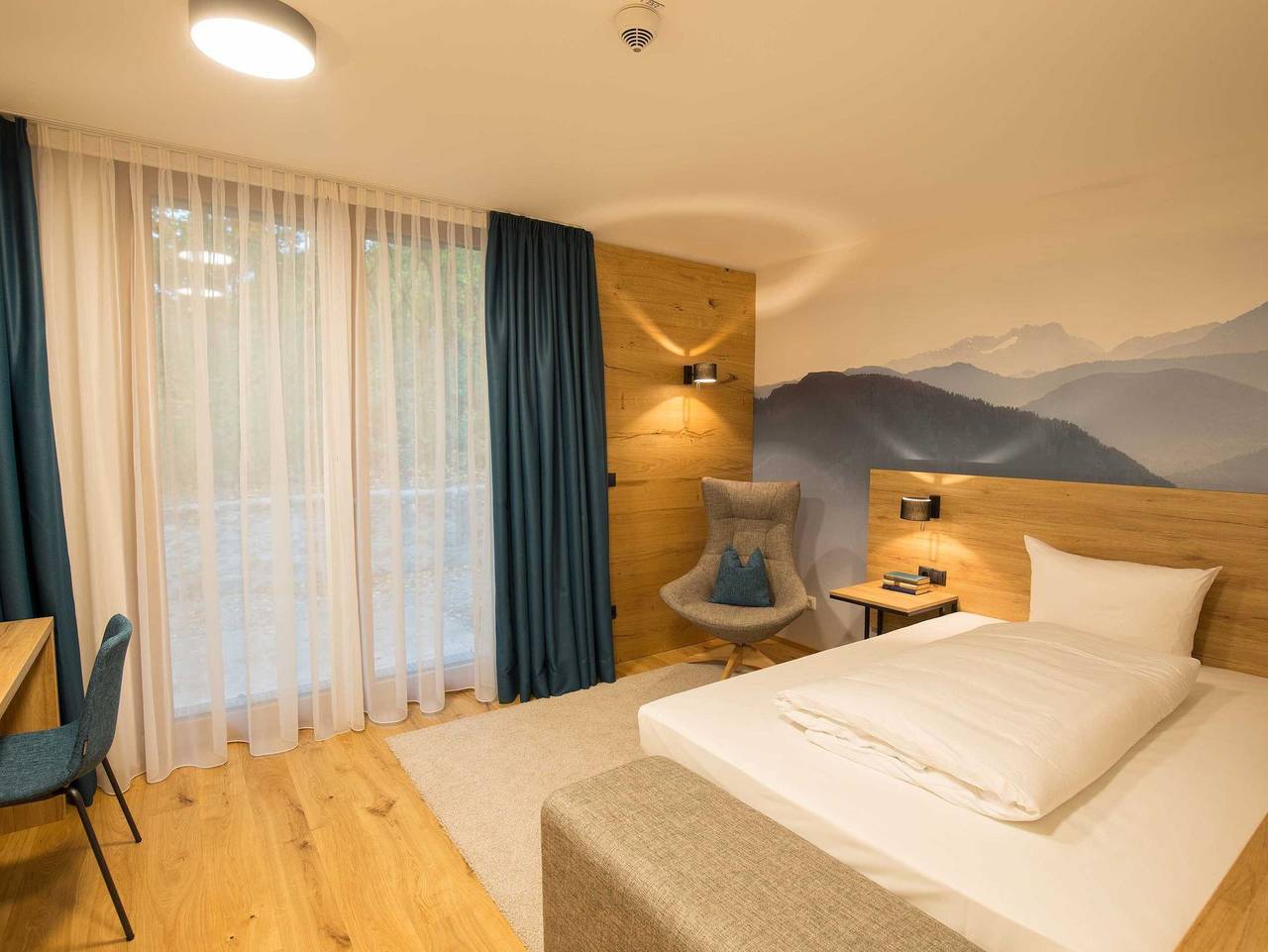 Ganze Ferienwohnung, Leo  Apartments - Bayerischer Hof Miesbach Gmbh - Comfort in Miesbach, Alpenland Tegernsee Schliersee