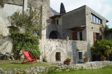 Villa für 6 Personen, mit Garten und Balkon sowie Pool in Gargnano