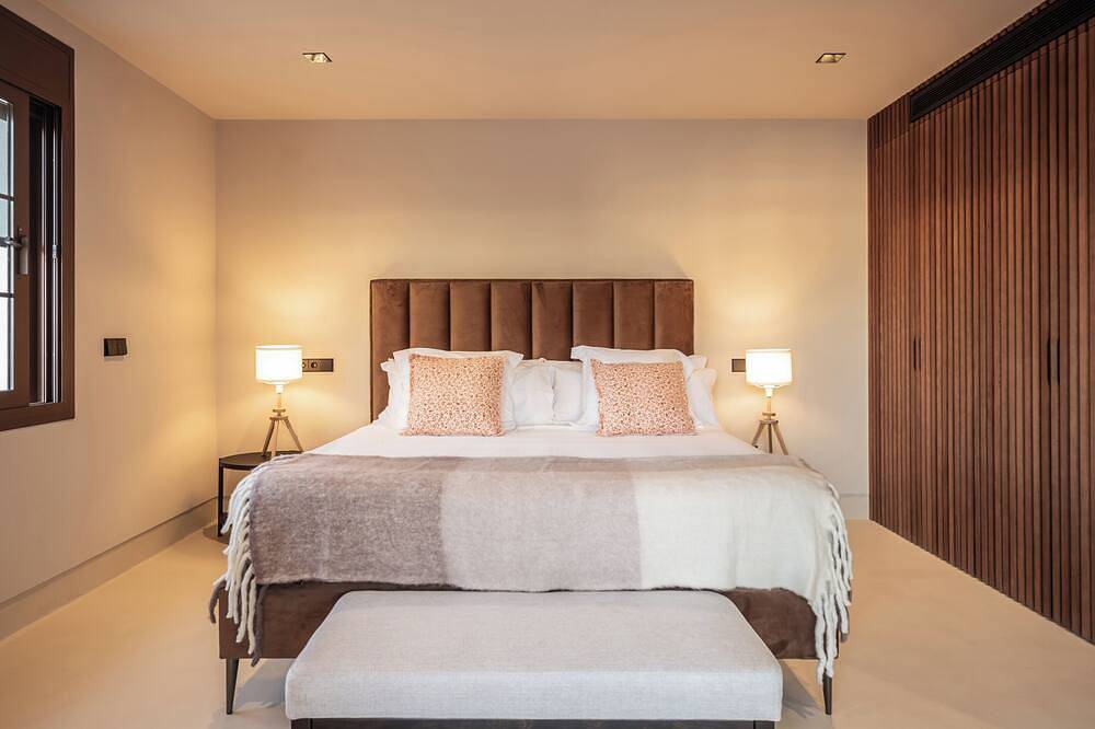 All About Santa Ana Villa in Marbella Centre, Marbella