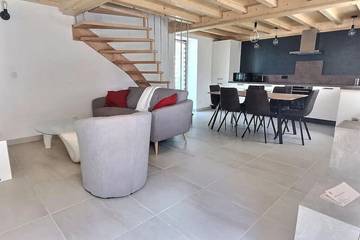 Gîte pour 6 personnes, avec balcon à Entremont-le-Vieux